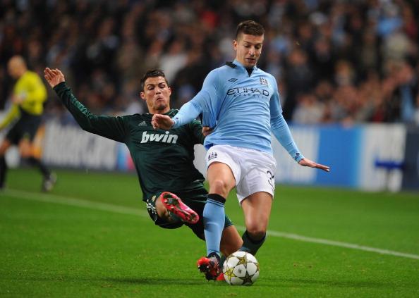 NBA交易市场最新动态：火箭完成签约,（NBA交易速递：火箭官宣完成签约）