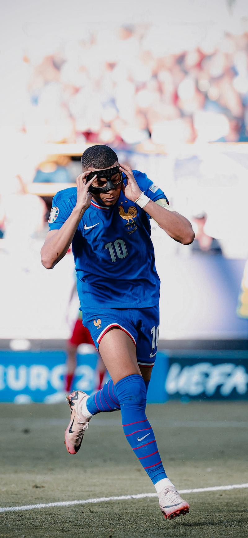 意甲战报：索尔斯比头球制胜，热那亚2-1力克维罗纳（意甲：索尔斯比头槌建功，热那亚2-1击败维罗纳）