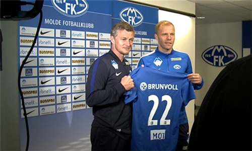 什琴斯尼哥哥：我弟更愿意坐板凳，需要他时再出场帮忙（什琴斯尼兄长：弟弟更乐意先坐替补，关键时刻再出场帮忙）