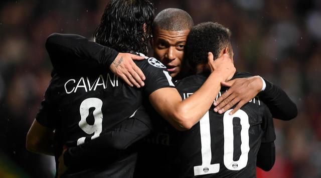 奥格斯堡2-0勒沃库森，吉安努利斯传射，药厂三中门框（奥格斯堡2-0击败勒沃库森：吉安努利斯一传一射，药厂三度憾中门框）