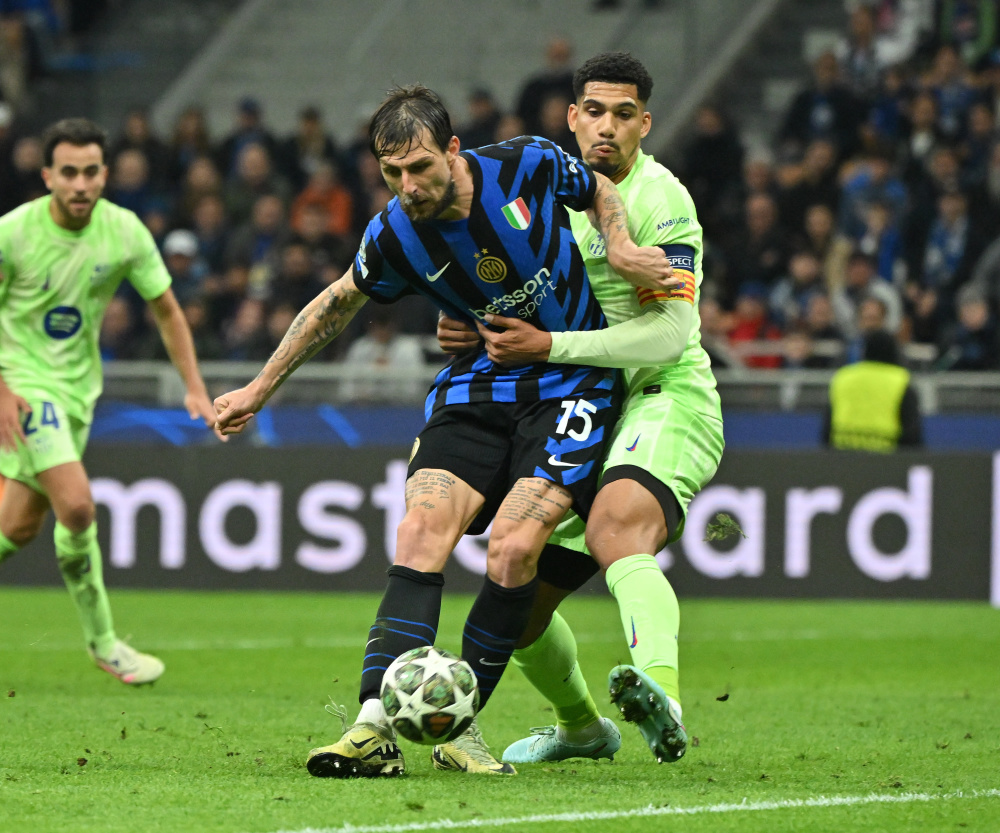 火箭哈登末节爆发连得15分（火箭哈登末节火力全开连拿15分）