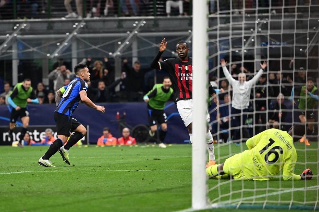 王钰栋首个主力赛季表现：共12球5助攻，荣膺中超本土金靴