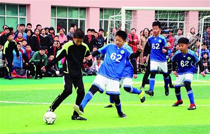 邮报：前裁判库特量刑延期，此前他曾承认制作儿童不良影像（邮报：前裁判库特宣判推迟，曾认罪制作涉童不良影像）