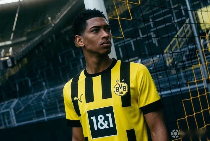 莱奥一剑封喉，AC米兰1-0复仇拉齐奥，登顶意甲积分榜坐山观虎斗（莱奥致命一击，AC米兰1-0复仇拉齐奥登顶意甲榜首，静观群雄鏖战）