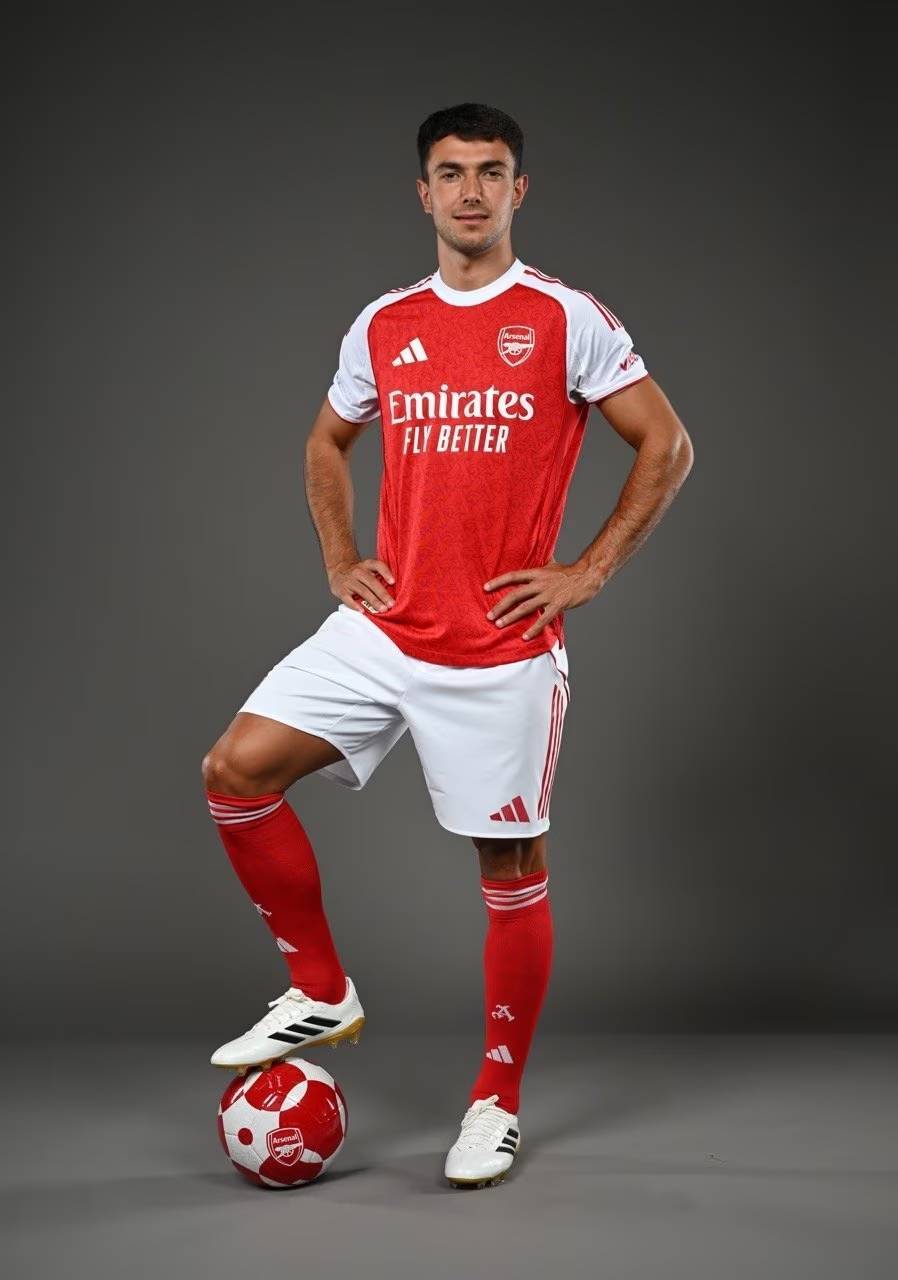 曼晚：卡塞米罗离队传闻不断升温，阿莫林想引入加拉格尔（曼晚：卡塞米罗离队风声愈浓，阿莫林有意引进加拉格尔）