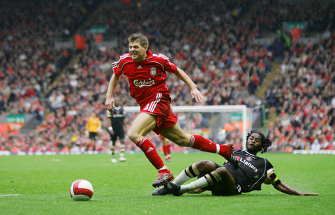 里德谈拜仁兴趣：队友会拿这事开玩笑，这不会分散我的注意力（里德谈拜仁传闻：队友拿来调侃，我的专注不受影响）