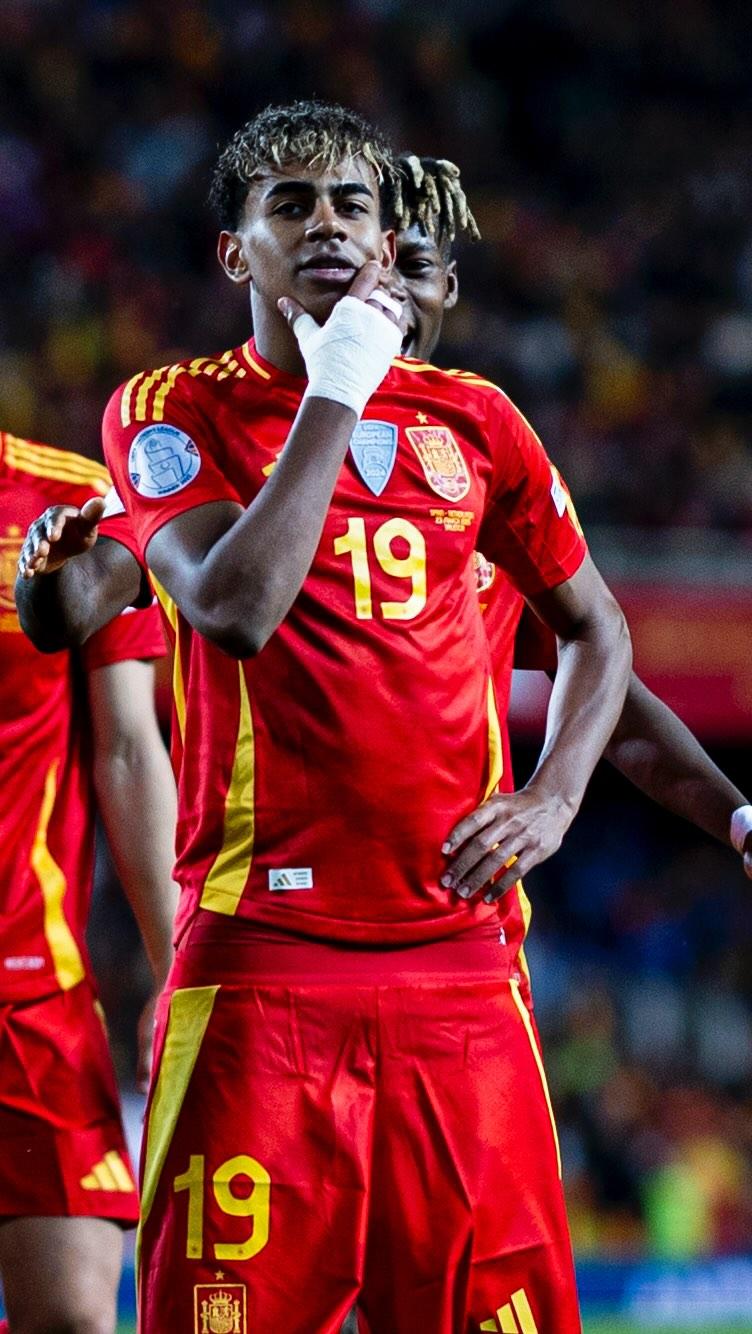 巴顿：很遗憾自己因伤没赶上最后几轮比赛，朋友们明年见