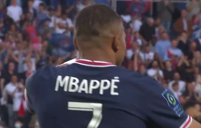 马特乌斯：我和马拉多纳就像梅西和C罗，但我们场外相处更多（马特乌斯：我与马拉多纳如梅西与C罗，但私下互动更多）