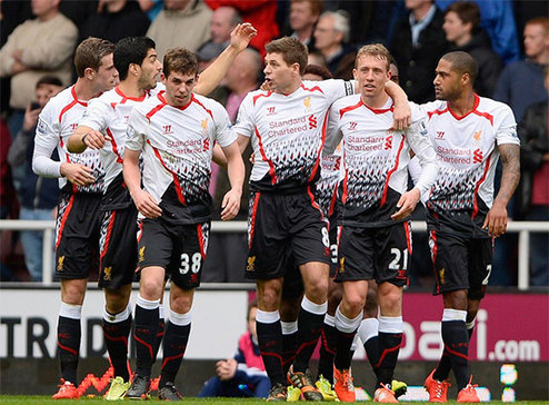 绝妙传递+完美终结！这才是团队足球的巅峰！（精妙配合，致命一击：团队足球的至高境界）