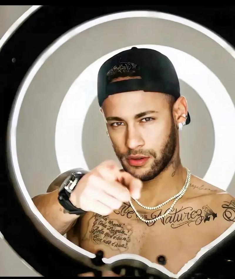 捷克11月大名单：绍切克、希克领衔，舒尔茨、维季克在列（捷克11月国家队名单出炉：绍切克、希克领衔，舒尔茨、维季克入选）