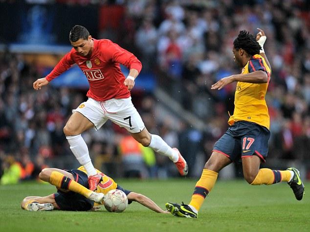 巴黎圣日耳曼姆巴佩连续两场破门（巴黎圣日耳曼前锋姆巴佩连场破门）