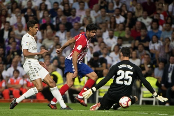 记者：前国门李雷雷有望接替杨智，担任青岛西海岸守门员教练