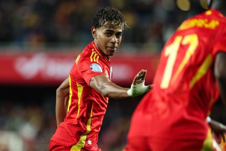 格雷茨卡：我们这一代德国队经历很多失利，渴望改变这一现状（格雷茨卡：这代德国队屡尝败绩，我们迫切想扭转局面）