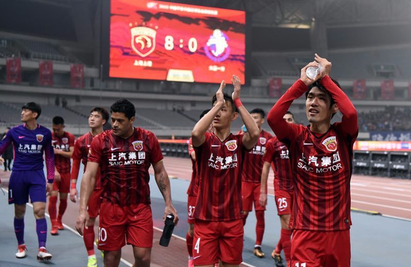 输给米兰后拉齐奥对主裁判不判罚点球不满，决定新闻沉默（负于米兰后，拉齐奥不满主裁未判点球，宣布媒体静默）