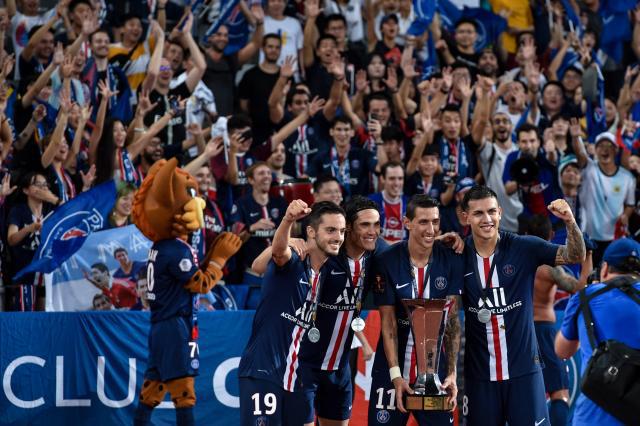 湖人詹姆斯关键三分锁定胜利（詹姆斯命中致胜三分，湖人拿下胜利）