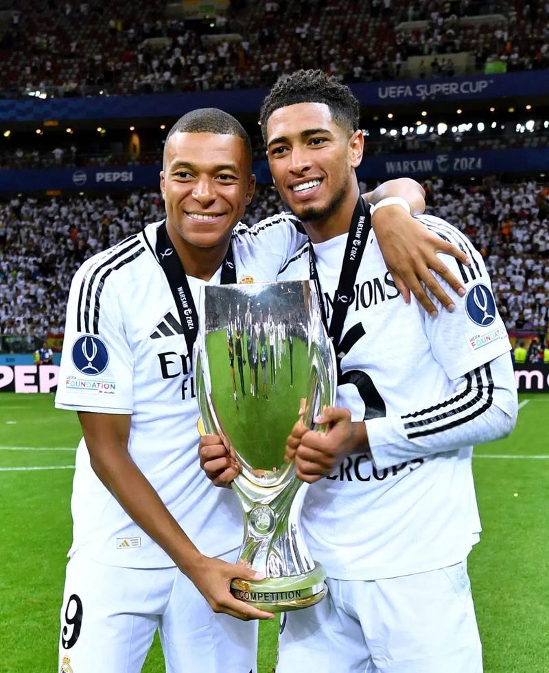 每体：战毕包诺坎普将开放45401个座位，预计座无虚席（每体：诺坎普战毕包将启用45401个席位，预计满座）